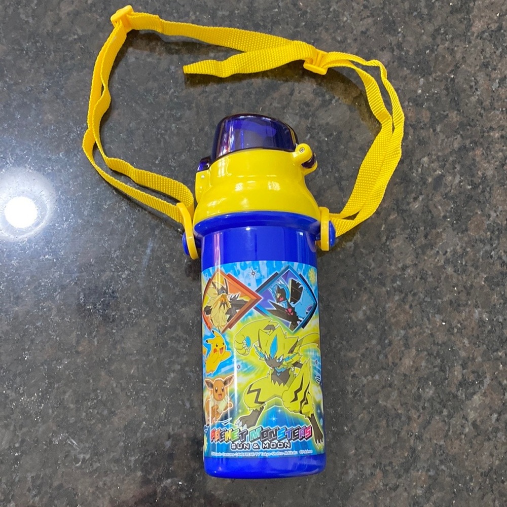 Pokémon Sun & Moon Water bottle EEUC